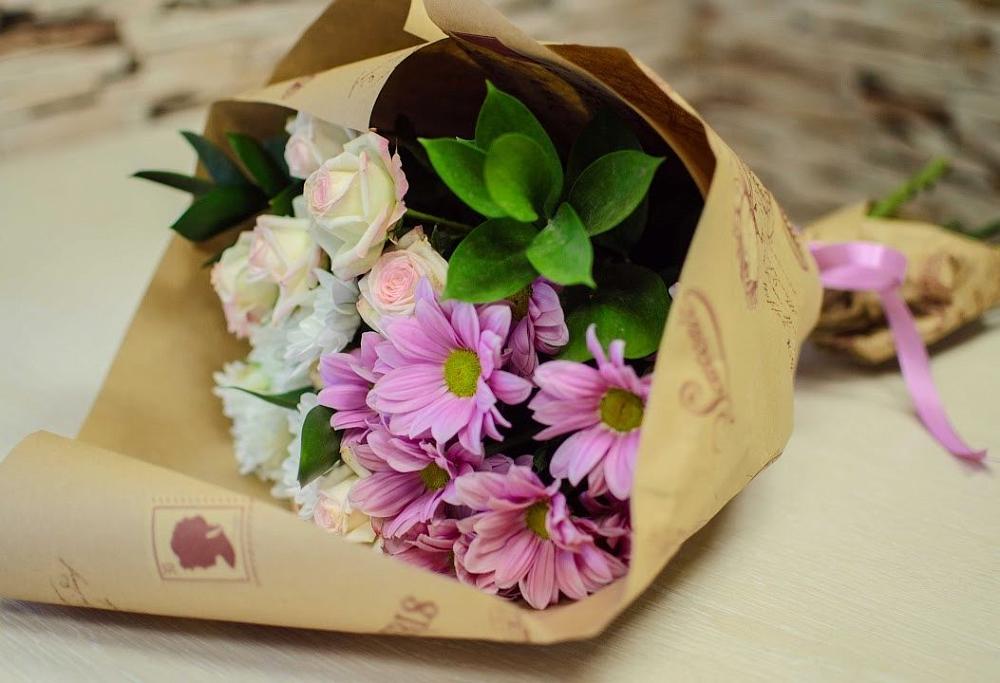 Букет цветов из: Розы и Хризантемы в Молочные Дворы