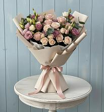 Букет цветов из:  Розы и Лизиантусы #REPLACE_PRED# Молочные Дворы