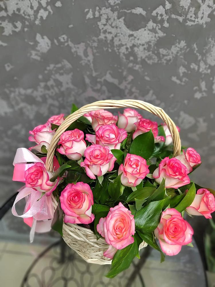 Цветочная композиция из Розы в корзине в Молочные Дворы