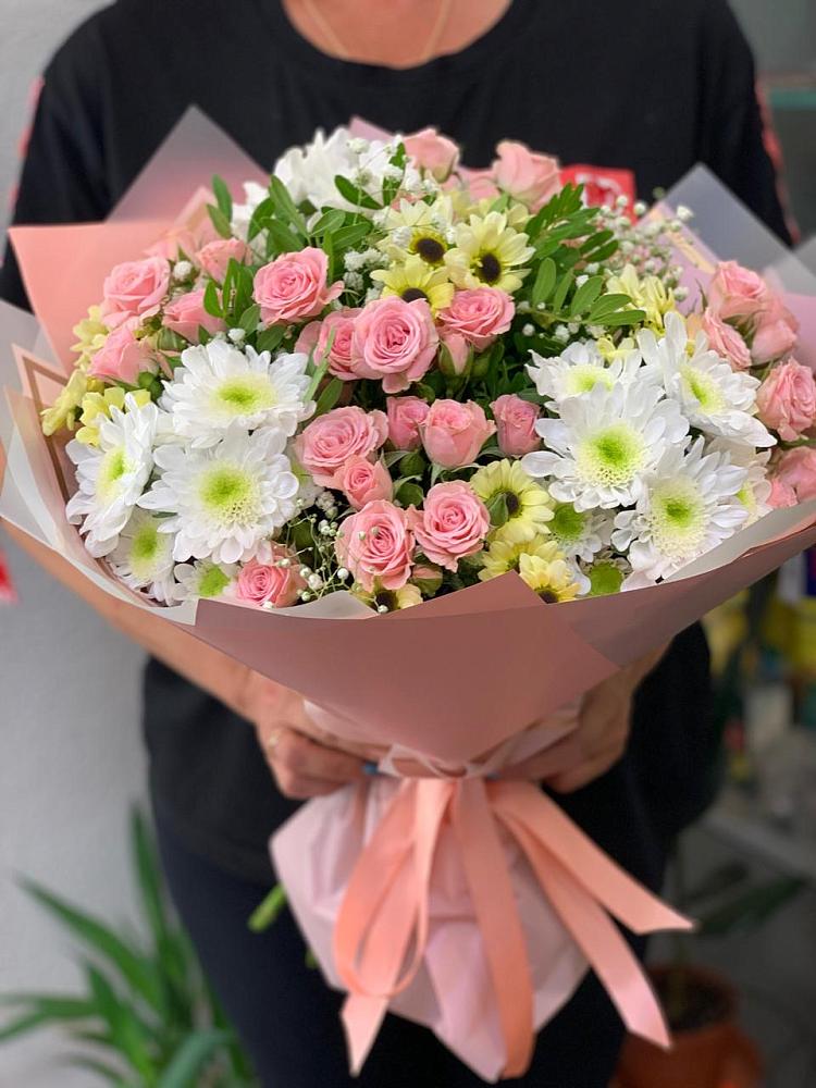 Букет цветов из: Розы и Хризантемы в Молочные Дворы