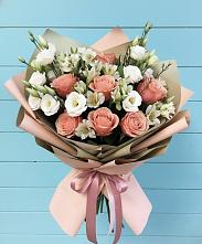 Букет цветов из:  Розы, Альстромерии и Лизиантусы в Молочные Дворы