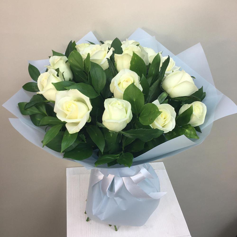 Букет 15 Белых роз Проуд в Молочные Дворы