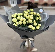 Букет Белые кустовые розы Солинеро в Молочные Дворы