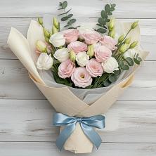 Букет цветов из:  Лизиантусы в Молочные Дворы