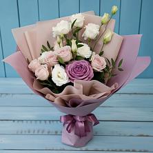 Букет цветов из:  Розы и Лизиантусы в Молочные Дворы