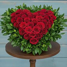 Цветочная композиция из Розы в виде сердца в Молочные Дворы