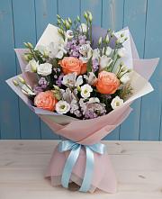 Букет цветов из:  Лизиантусы, Розы, Альстромерии и Гипсофила в Молочные Дворы