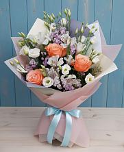 Букет цветов из:  Лизиантусы, Розы, Альстромерии и Гипсофила в Молочные Дворы