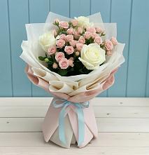 Букет цветов из:  Розы #REPLACE_PRED# Молочные Дворы