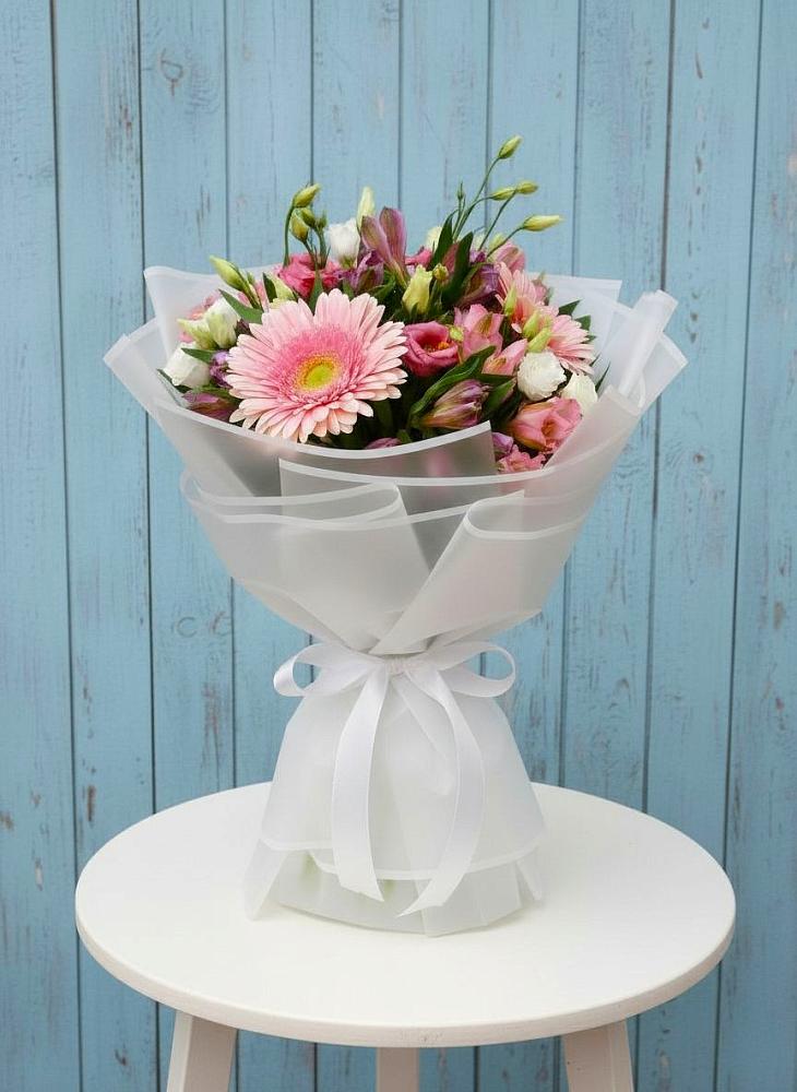 Букет цветов из: Герберы, Альстромерии и Лизиантусы в Молочные Дворы