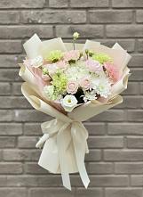 Букет цветов из:  Гвоздики, Розы, Лизиантусы и Хризантемы в Молочные Дворы