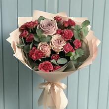 Букет цветов из:  Гвоздики и Розы в Молочные Дворы