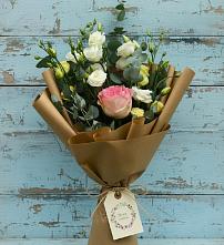 Букет цветов из:  Розы и Лизиантусы #REPLACE_PRED# Молочные Дворы