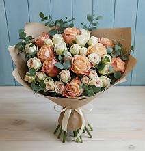 Букет цветов из:  Альстромерии и Розы в Молочные Дворы
