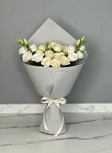 Букет цветов из:  Розы и Лизиантусы в Молочные Дворы